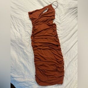 NOOKIE Envy Rust Ruched One-Shoulder Midi Dress - NWT - Size L - Revolve